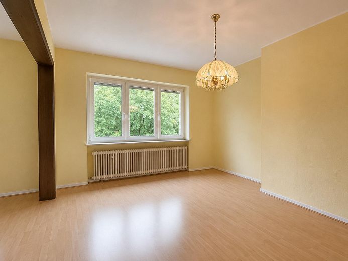 Solidne mieszkanie o powierzchni 70 m² w Bochum-Wattenscheid – substancja z potencjałem wzrostu – Wohn-Essbereich