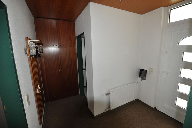 Privat: Familienfreundliches Reihenhaus mit Garten & Garage in bester Lage, Böblingen-Tannenberg – Garderobe