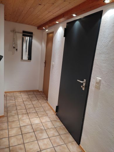 Ein schönes Zuhause in Südhanglage. – zur Garage , Sauna und Keller