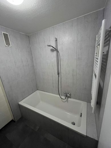 Wunderschöne 2-Zimmer-Maisonette-Wohnung mit Galerie in Passau-Grubweg – Badezimmer