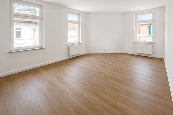 ماركليبرغ شقة من 3 غرف - مضاءة بالضوء الطبيعي، مجددة حديثًا، حوض استحمام