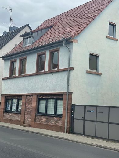 Zweifamilienhaus mit Gewerbe und viel Potenzial in Kleinwallstadt – Außenansicht