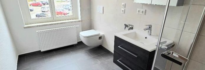 Nagelneue Behindertengerechte 3-R.-Whg. m. Lift u. Balkon mitten in der City