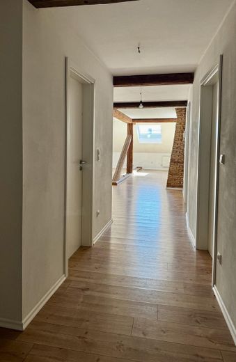 2,5-Zimmer-Dachgeschosswohnung mit ca. 100 m² – Foto 1
