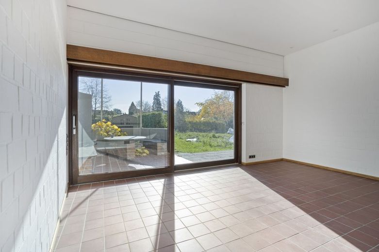 *** Familienfreundlicher Grundriss mit individuellen Gestaltungsmöglichkeiten*** – Wohnzimmer zum Garten