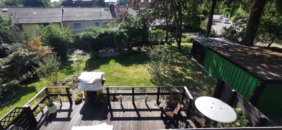 Blick in den gepflegten Garten