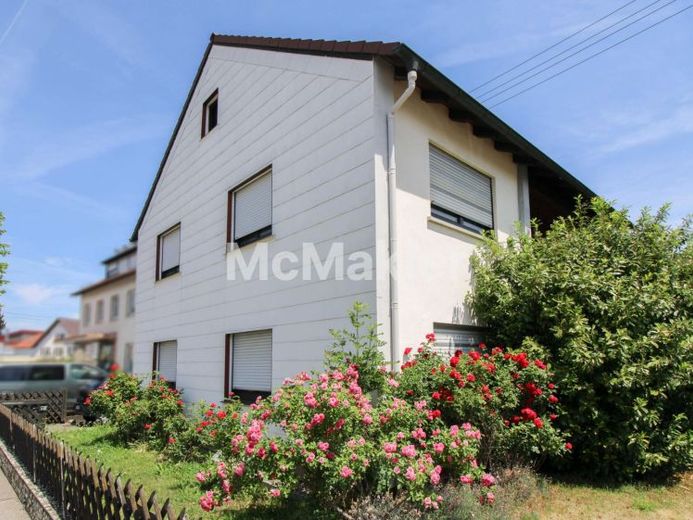 Belle maison individuelle spacieuse avec jardin idyllique et possibilités d’aménagement à Vöhringen – Photo 1