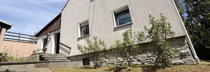 4 km von Oelsnitz i.V.: Gemütliches Einfamilienhaus in idyllischer Lage