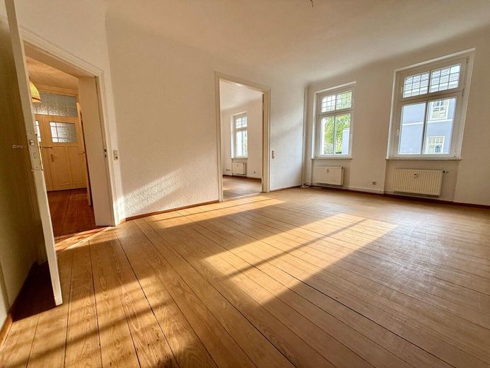 HORN IMMOBILIEN++ Neubrandenburg, charmante 3-Raum ETW im EG mit großer Terrasse, EBK und großem Bad – Zimmer II