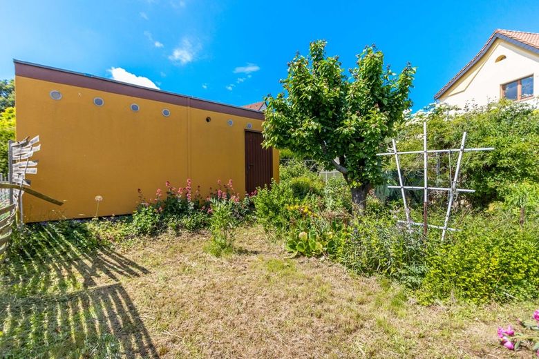 Sie mögen es ruhig und wollen auf´s Land?
Einfamilienhaus in Priester- Wettin-Löbejün- bezugsbereit! – Garten