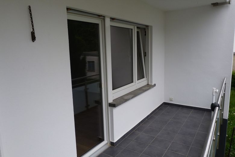 4-Familienhaus in Top-Lage von Oberursel – solide Kapitalanlage mit Mietsteigerungspotenzial – Balkon