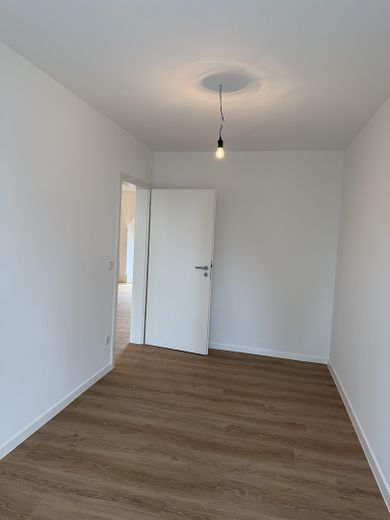 Wohnen im Denkmal: frisch sanierte 143-m²-Dachgeschosswohnung mit Haus-im-Haus-Charakter – Foto 9