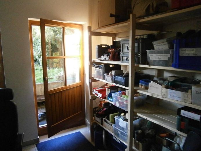 3 Apartments einzeln oder zusammen als Wohnung, TG, Stellplatz, dazu Garten mietbar – Raum Nordwest, Blick in Garten