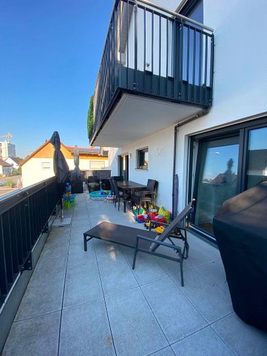 Neuwertige 3-Zimmer-Eigentumswohnung in Straubing – Dachterrasse