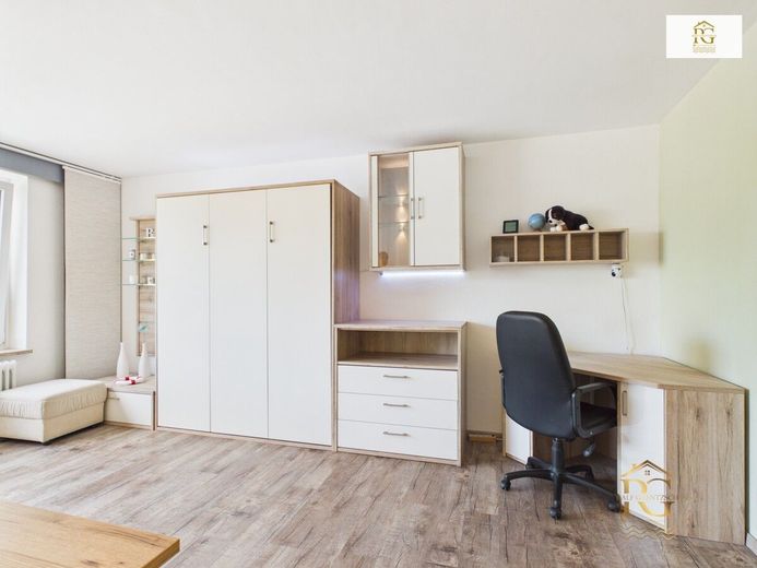 Moderne Eigentumswohnung/Ferien-Wohnung in TOP Lage im Nordseebad Cuxhaven-Duhnen mit Schwimmbad/Sauna/Parkplatz/möbiliert – Wohnzimmer/Küche/Schlafzimmer EG
