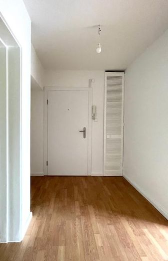 Wohnungstür mit Abstellraum
