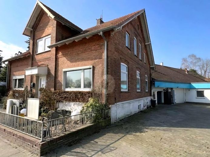 397 M² WOHNFLÄCHE VOLLER MÖGLICHKEITEN – Foto 1