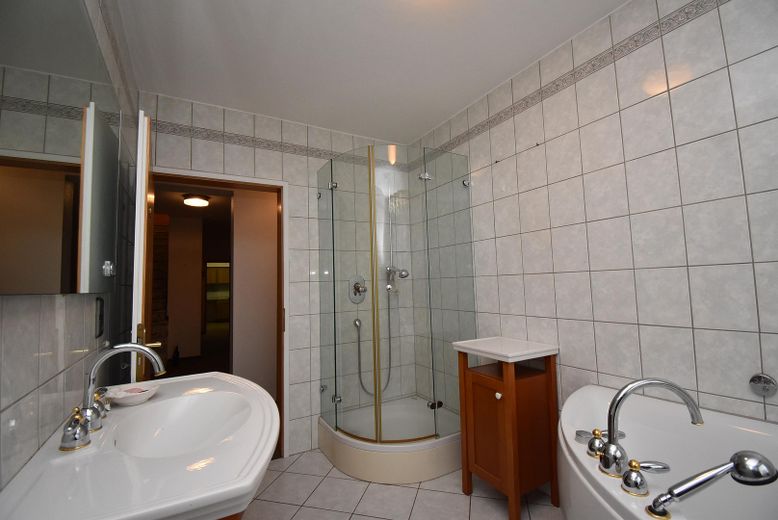 Badezimmer im EG mit Dusche