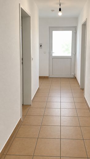 Erstbezug nach Renovierung - 4 Zimmer Wohnung in Bad Oeynhausen (10) (ID-1018) – Flur