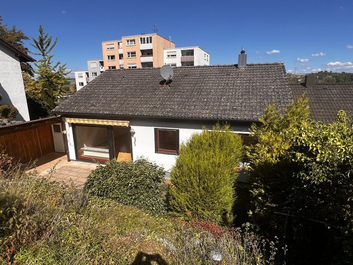 Charming detached house with dream terrace and plenty of potential – Hausrückseite