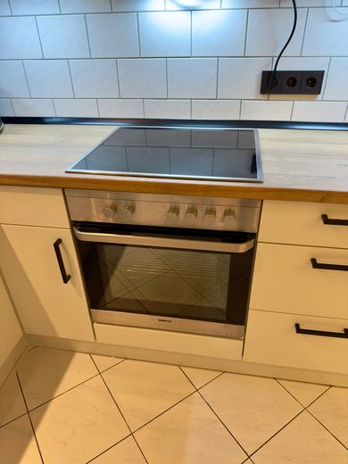 Voll ausgestattete helle Wohnung & Parkplatz im Souterrain mit Whirlpool & Garten – Foto 14