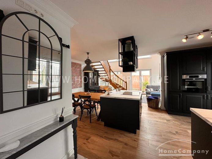NUOVA COSTRUZIONE
Appartamento maisonette moderno e arredato con gusto, con terrazza – 91f51538b42f01d7f2f5f7eccba417362364389d.jpg