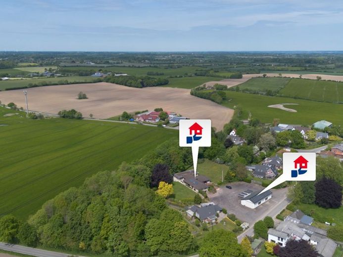 Winkelbungalow + große Speditionshalle mit Poolhaus, PV-Anlage, neuer Wärmepumpe – Foto 1