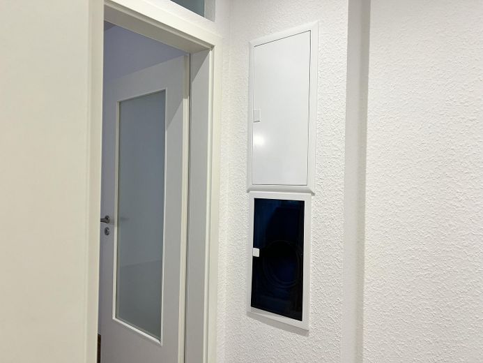 Netzwerkverkabelung im Flur