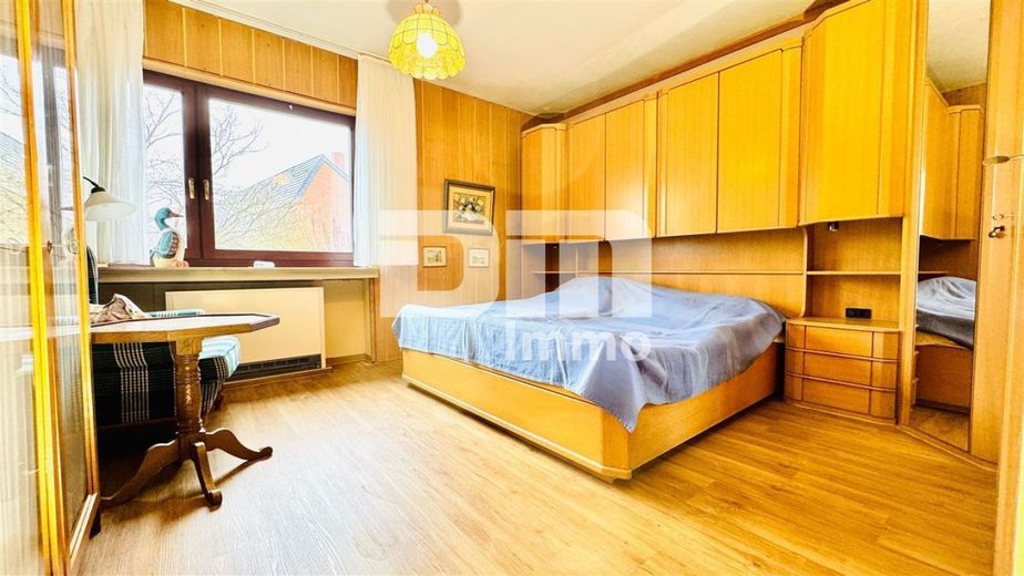 Gepflegtes 1 bis 2 Familienhaus in gesuchter Ortsrandlage mit Panoramablick – EG Schlafzimmer