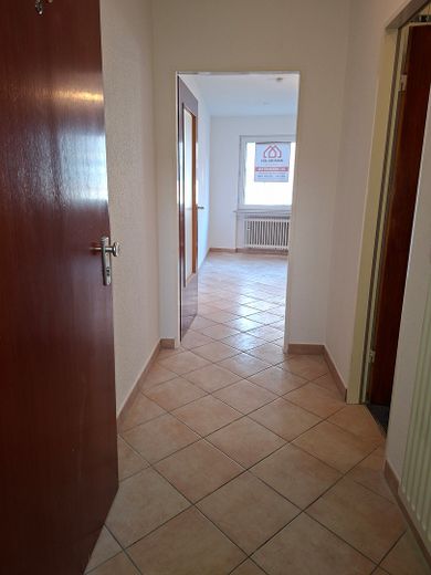 Ampio appartamento di 2 locali con balcone e parquet – ca. 91 m² in posizione centrale a Schotten – Foto 7