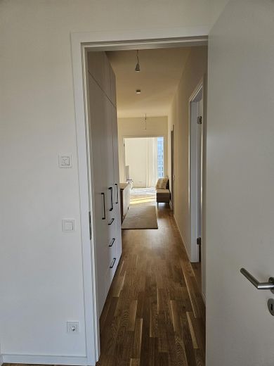 4 Zimmer Wohnung mit direktem Spreeblick und Weitblick über die Stadt – Flur