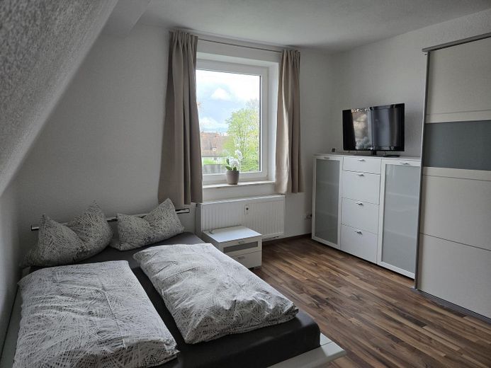 Casa plurifamiliare a Kempten, Sankt Mang con 8 appartamenti, 3 garage e potenziale di ampliamento – Schlafzimmer 1  Whg 3.OG