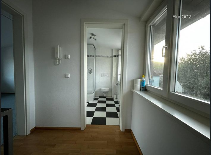 Casa a schiera centrale nel cuore di Hausham – Flur /Bad Dachgeschoss