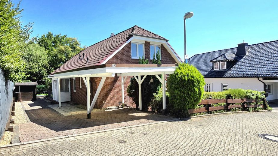 Einziehen und wohlfühlen, bezugsfertige Maisonette mit Balkon und Garten ✅provisionsfrei✅ – Außenansicht
