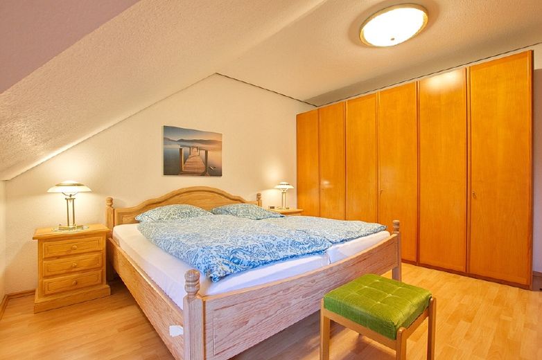 Ansprechende und komfortable Wohnung mit Loggia, in ruhiger grüner Umgebung – 24ece2b1ed26d7dcc74bd2553b0d794425f5022b.jpg