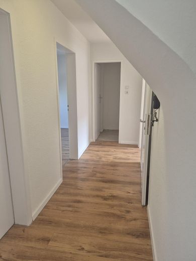 Appena ristrutturato: appartamento di 3,5 locali con spazio per lavorare da casa a Duisburg-Meiderich – Diele