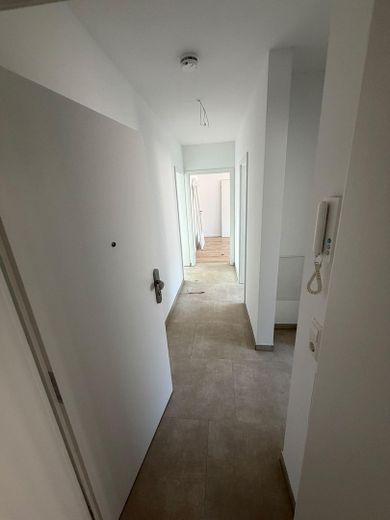 2-3 Zimmer Wohnungen: Erstbezug nach Kernsanierung – Moderne Wohnungen in zentraler Lage von Lehrte – Flur 3 Zi. Wg.