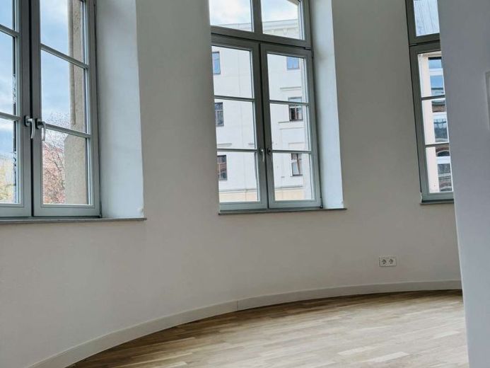 ***EXKLUSIVE 2 RAUMWOHNUNG MIT VIEL CHARME ~ FUSSBODENHEIZUNG ~ STELLPLATZ*** – Foto 1