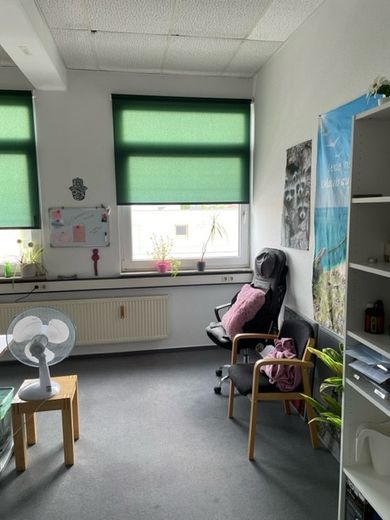 günstiger Büroraum in Gemeinschaftsbüro im Industriegebiet Leonberg an der Autobahn – Büro 8