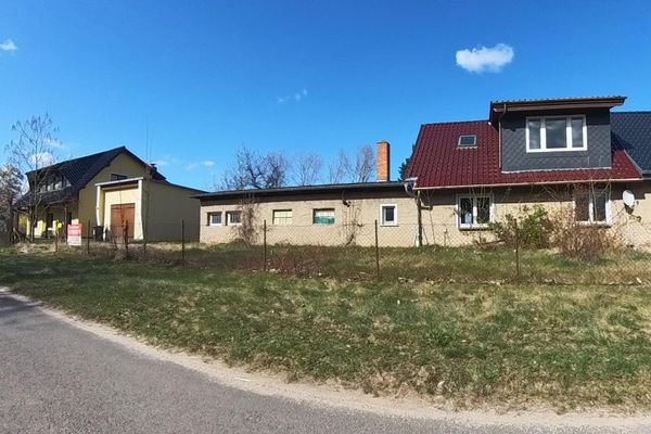 12 Zimmer | 164 m² | Doppelhaushälfte mit Entwicklungspotenzial nahe der Müritz- provisionsfrei