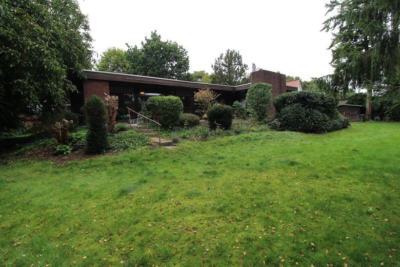 Individueller Flachdach-Bungalow mit Doppelgarage &amp; Parkähnlichem Grundstück in Schiffdorf-Sellstedt – 18 - Blick von der Grundstücksgrenze