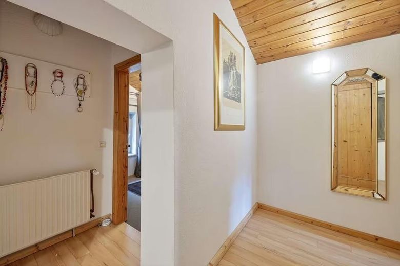 Senza commissione: casa con giardino e ingresso indipendente, 141 m² – Dachgeschoss