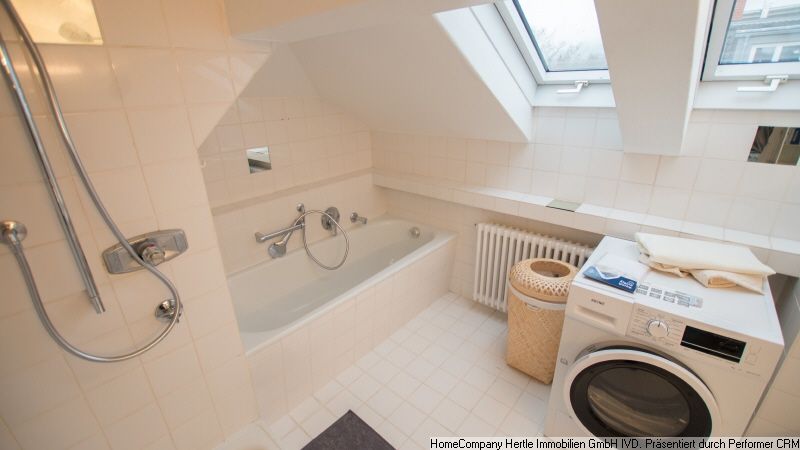 Ruhig und charmant möbliert in toller Altbau Maisonette-Wohnung für 3 -7 Monate in der Wiehre, Freiburg – 3f06d79f057a64ae4c32d412a99e59487afd2944.jpg