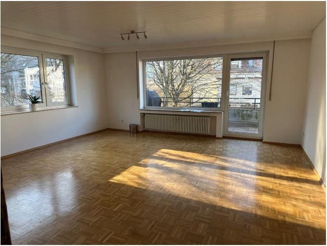 Tu cherches encore ? Nous avons ce qu’il te faut ! Colocation de 4 pièces avec balcon à Tübingen-Derendingen – Wohnzimmer/Zimmer4