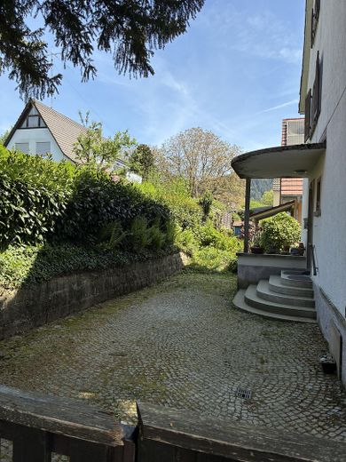Vorplatz Ansicht 2