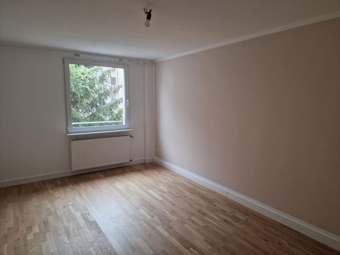 Stilvolle 3-Zimmer-Wohnung mit Balkon in der Gotha-Allee (provisionsfrei) – Foto 2