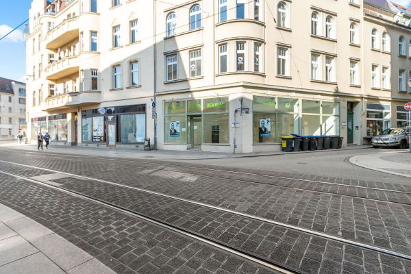 Superficie comercial ideal con fachada acristalada en Eselsbrunnen!