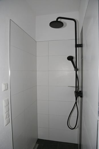 Moderna bifamiliare con giardino a Bad Elster – ideale come abitazione principale o investimento – Bad im 2. OG