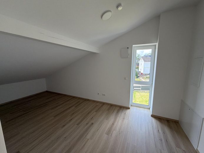 Nouveau projet haut de gamme : 3-4 pièces avec faibles charges (bâtiment KFW55) – Schlafzimmer 2 DG