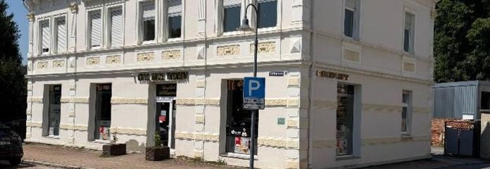 Zeitgemäß und komfortabel im modernisierten Baudenkmal wohnen! Inkl. Stellplatz direkt am Haus mit nur weiteren 3 Wohnungen